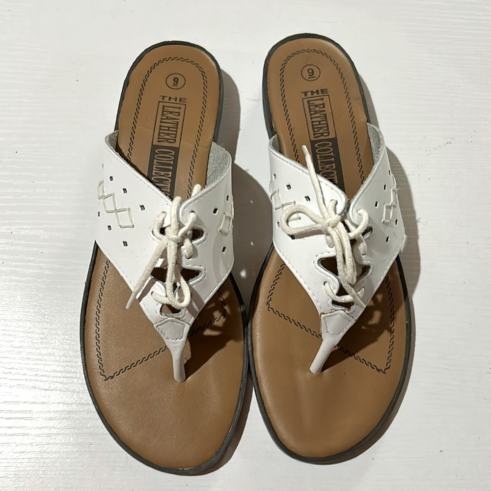 Women’s Leather Connection X Stitche Thong Shoes, Size 9